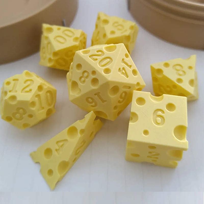 Board Game Print - 불규칙 치즈 모양 주사위 상자 장식품